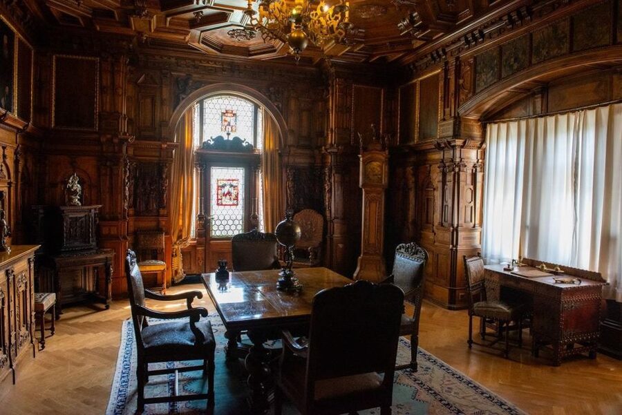 3-Day Medieval Transylvania Package Tour - Peleș Castle and Sinaia’s royal finish