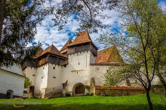 3-Day Tour from Bucharest: Transylvania Villages and Medieval Towns - Day one: Peles Castle, Bran Castle, and Magura