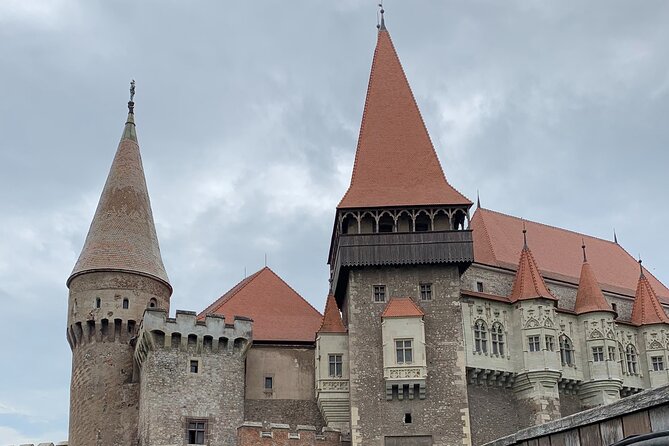 4-Day Private Tour: Bucharest to Budapest via Transylvania - Brașov after dark: a useful overnight