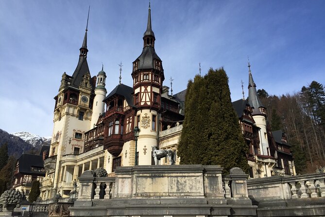 4-Day Private Tour: Bucharest to Budapest via Transylvania - Day one: Peleș Castle, Bran, and Brașov