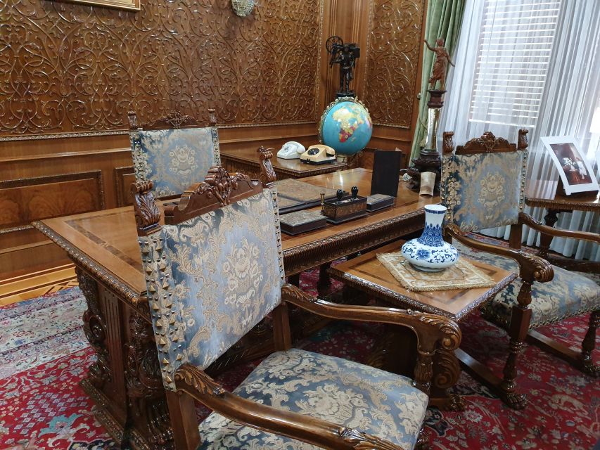 6h Communism Tour in Bucharest with Ceausescu Mansion - Inside the Ceaușescu family residence