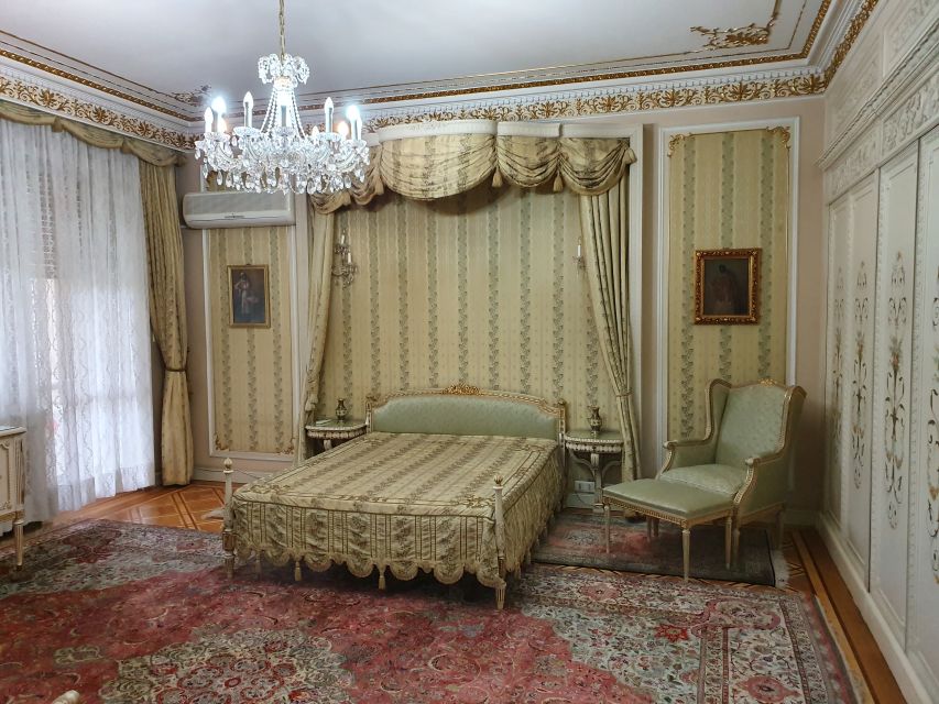 6h Communism Tour in Bucharest with Ceausescu Mansion - The guide can make or break the experience