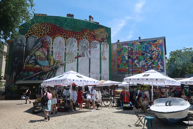 Alternative Bucharest: 2.5-3 Hours Walking tour (Small groups) - The Dracula mural and a quick photo stop