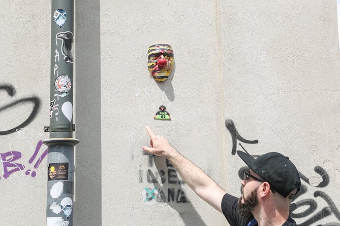 Alternative Bucharest Walking Tour - Looking for art in ordinary city life