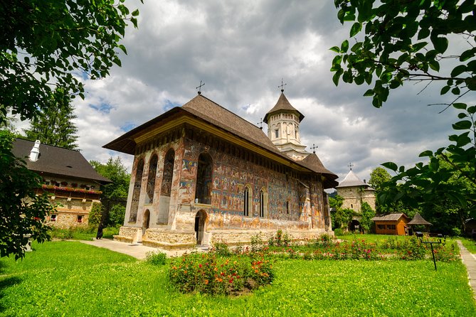 Best of Romania in 10 Days - Days seven and eight: villages, Dracula, and royal grandeur