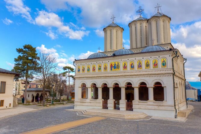 Best Walking Tour of Bucharest's City Center - 2.5 hours - Optional extensions to Unirii Square and the Patriarchal Cathedral