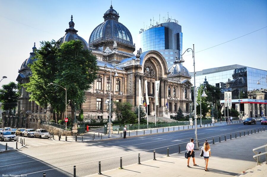 Bucharest: 2-Hour City Highlights Bike Tour - How the guiding style shapes the experience