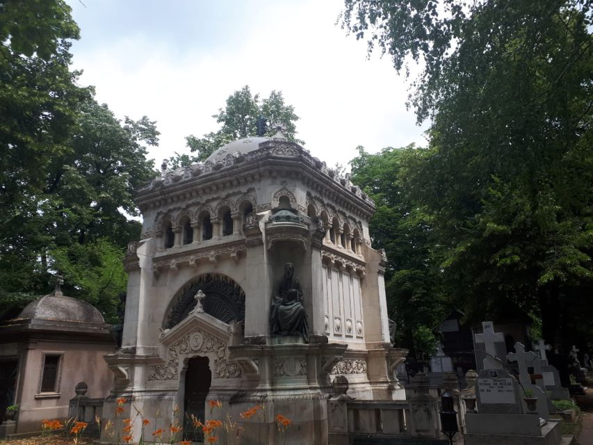 Bucharest: 3-Hour Dark History Tour with a Local - Revolution Square and the machinery of communist fear