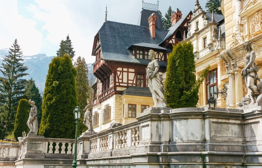Bucharest: Bran & Peles Castle with Rasnov Citadel Day Trip - Bran Castle, Dracula’s Castle