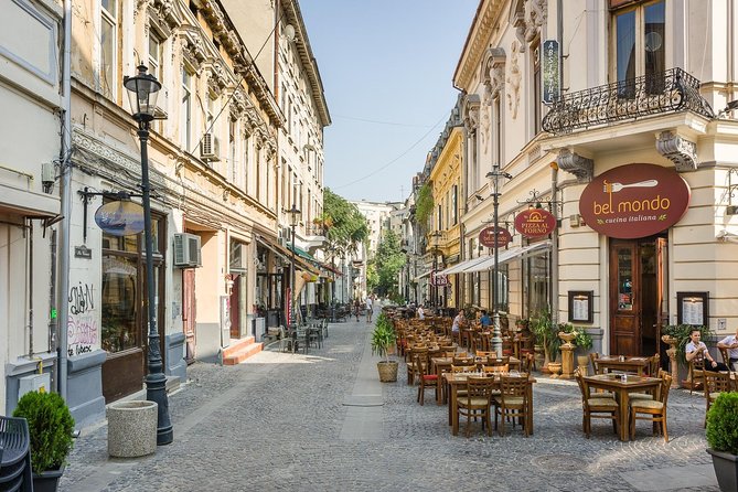 Bucharest by bike - Royal symbols and Bucharest architecture