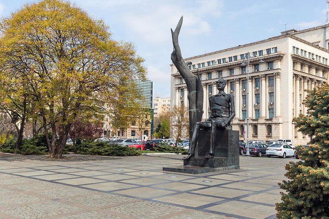 Bucharest Chronicles - Walking Calea Victoriei through changing Bucharest