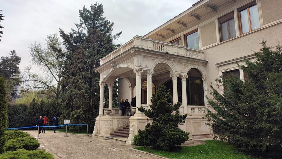Bucharest city tour by car - Why a car tour makes sense in Bucharest