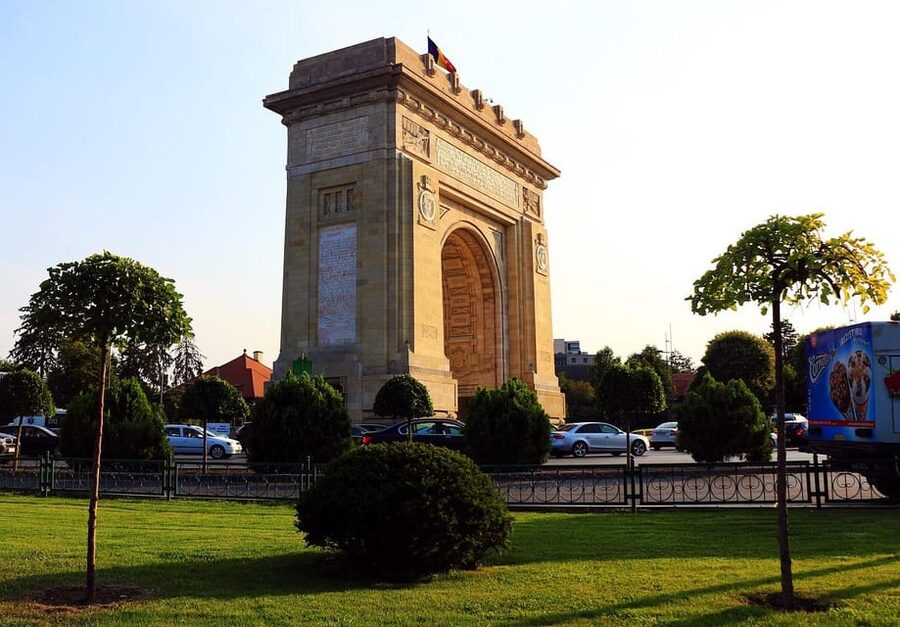 Bucharest city tour by car - The Royal Palace and Romanian Athenaeum