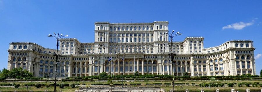 Bucharest city tour by car - What the guide adds to the experience