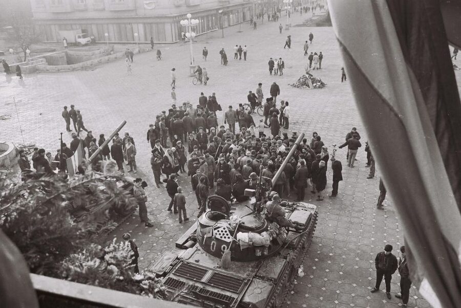 Bucharest Communism: From Lenin to Ceausescu - The Patriarchal Cathedral and state control