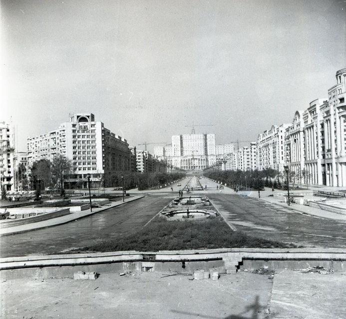 Bucharest Communism: From Lenin to Ceausescu - The Royal Palace and the Romanian Athenaeum