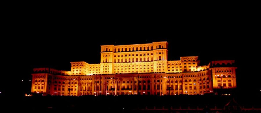 Bucharest: Communist Tour including Ceausescu Residence - A seven-hour route through communist Bucharest