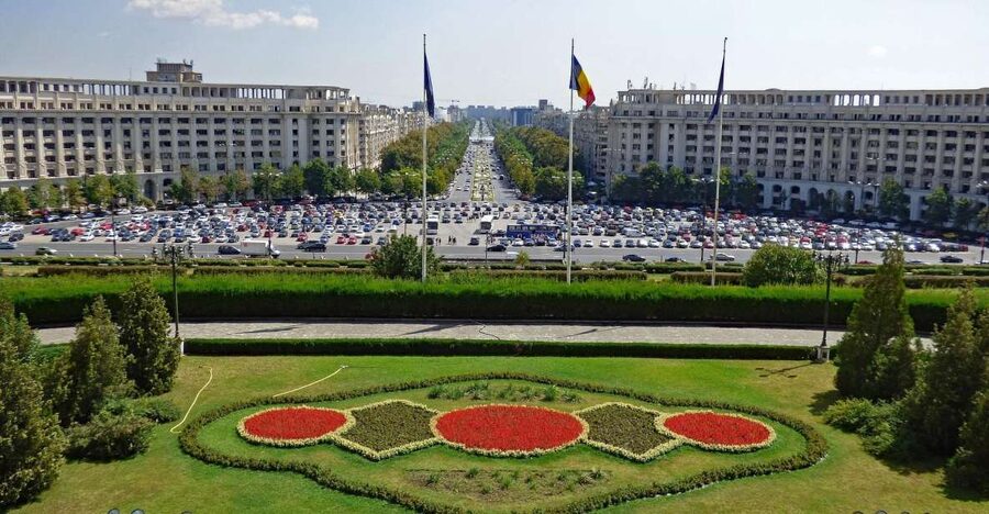 Bucharest: Communist Tour including Ceausescu Residence - A neighborhood built for the working class