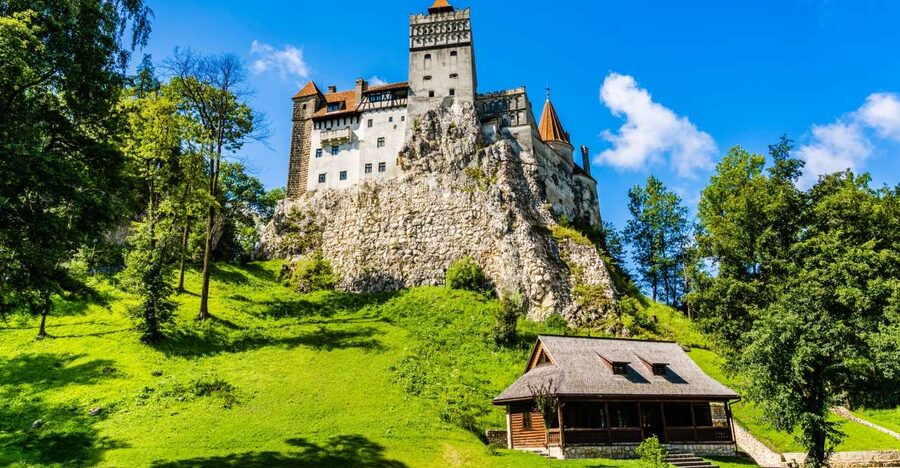 Bucharest: Day Trip to Dracula Castle, Peles Castle & Brașov - Peleș Castle in Sinaia, the royal showpiece