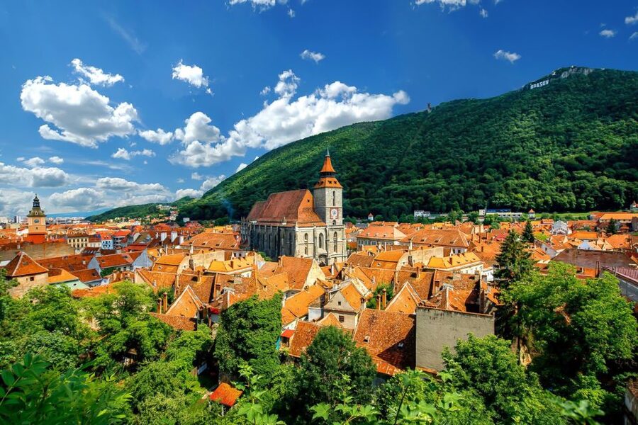 Bucharest: Day Trip to Dracula Castle, Peles Castle & Brașov - The ride through the Carpathian foothills