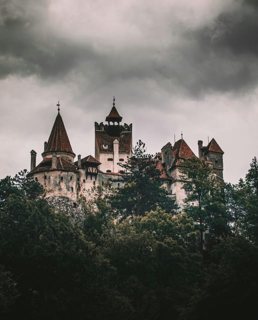 Bucharest: Dracula and Peles Castles For Private - A lunch break in Sinaia