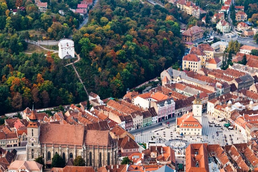 Bucharest: Dracula Castle, Peles Castle & Brasov Guided Tour - What this Bucharest to Transylvania day actually feels like