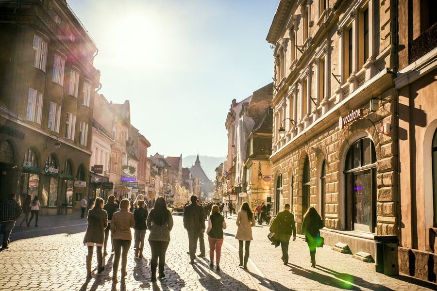 Bucharest: Dracula Castle, Peles Castle & Brasov Old Town - Brașov, a useful break in the middle of the day