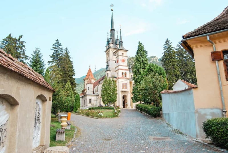 Bucharest: Dracula's Castle, Peleș Castle & Brașov Day Trip - From University Square into Transylvania