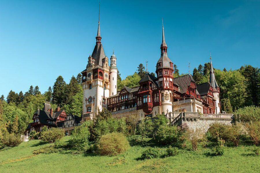 Bucharest: Dracula's Castle, Peles Castle, & Brasov Old Town - Brasov Old Town, the most relaxed stop