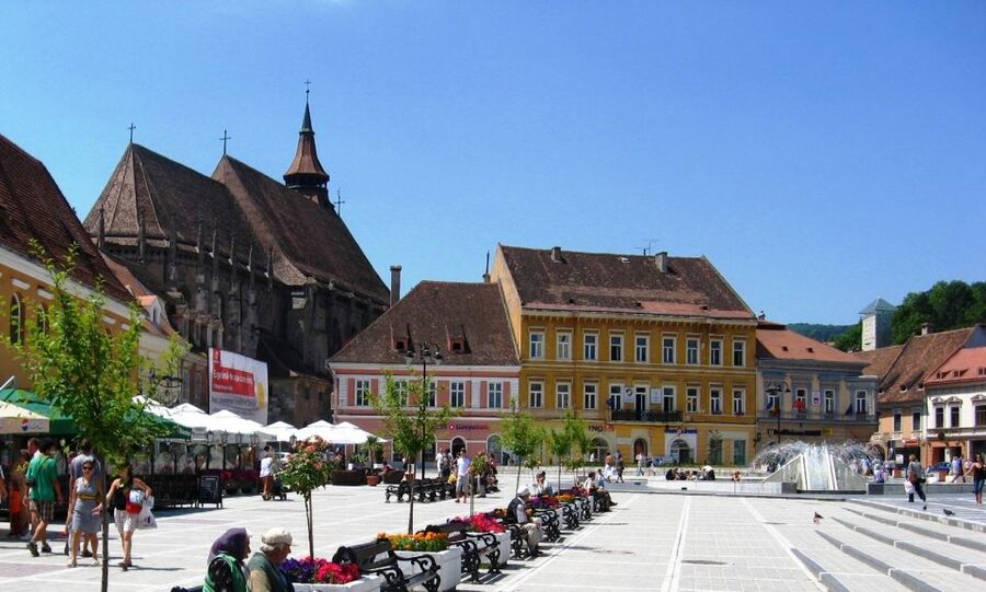 Bucharest: Dracula's Castle, Peles Castle, & Brasov Old Town - Guides can make or break a long day