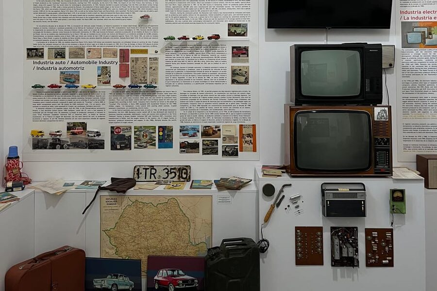 Bucharest: Entry ticket at the Museum of Communism - Take a Break at the Downstairs Café