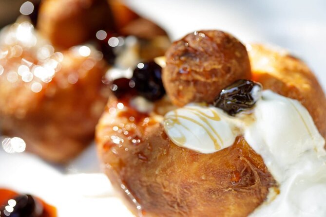 Bucharest Evening Tour and Traditional Dinner - 3 hours - Guides make the difference