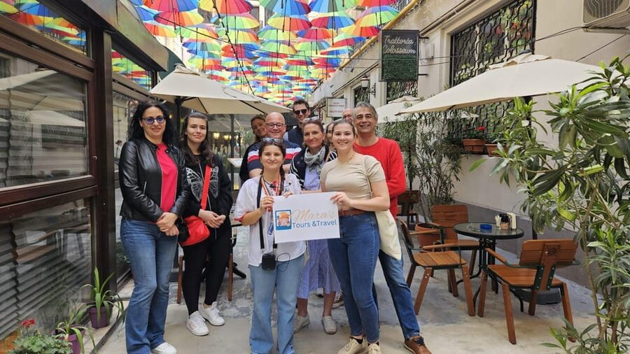 Bucharest: Guided Walking Tour with Romanian Snack - The old court, St. Anthony’s Church, and Manuc’s Inn