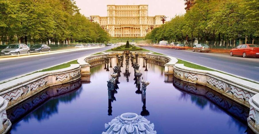 Bucharest: Half Day Bike Tour - The guides shape the experience