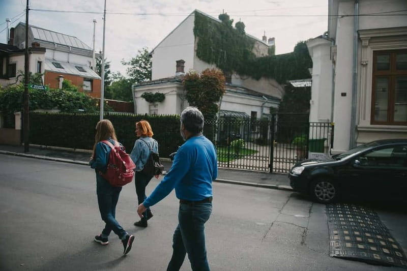 Bucharest: Hidden Gems 2.5-Hour Walking Tour - A covrig break with a Romanian backstory