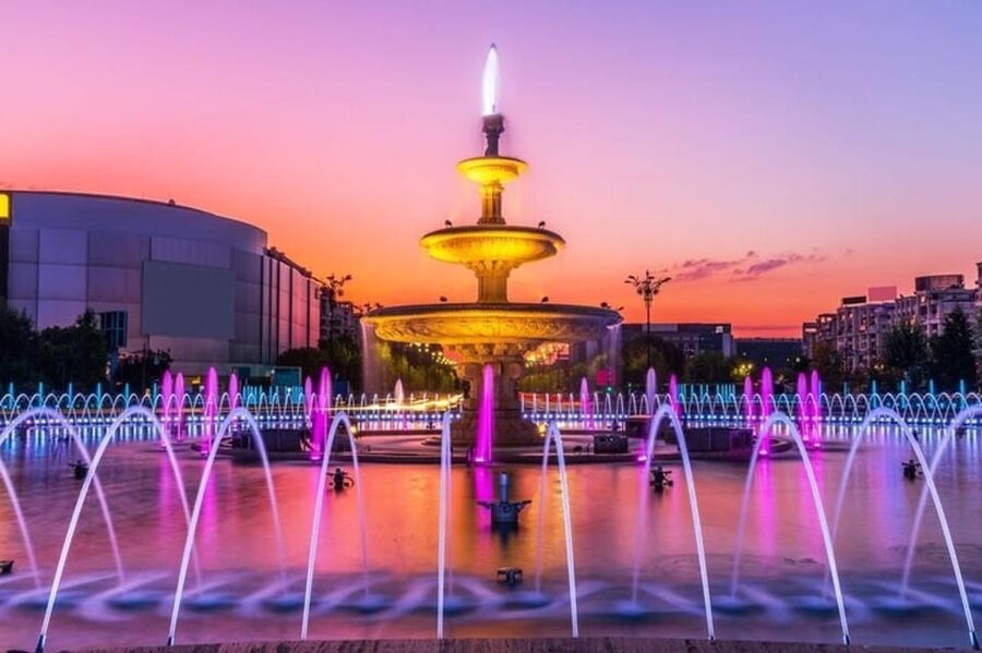 Bucharest : Highlights & Hidden Gems Walking Tour - Key points at a glance