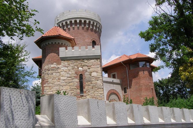 Bucharest Layover Tour (6 - Hour Private City Tour Between Flights) - What the private format adds