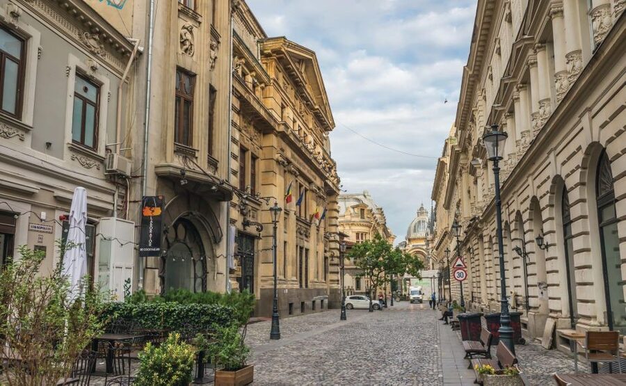 Bucharest Panoramic City Tour & Street Food - Triumph Arch and Village Museum