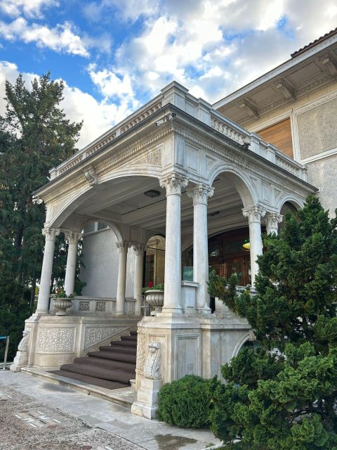 Bucharest Panoramic City Tour & Street Food - Vehicle, group size, and comfort