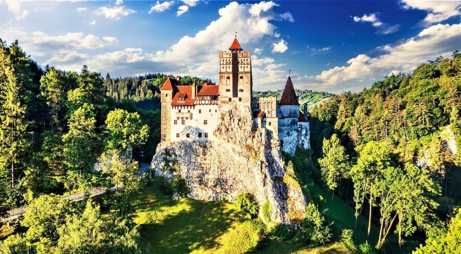 Bucharest: Peles Castle, Bran Castle, & Brasov Old Town Tour - Key points to know before you book