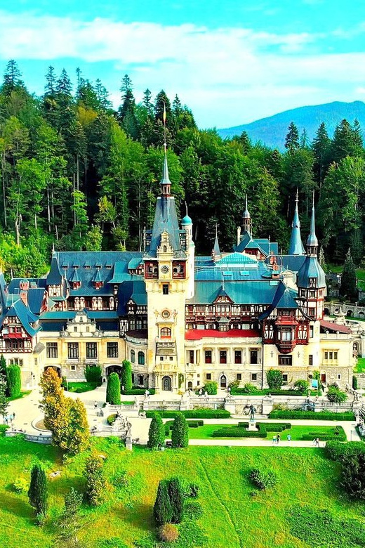 Bucharest: Peles Castle, Bran Castle, & Brasov Old Town Tour - Brașov Old Town, your best chance to slow down