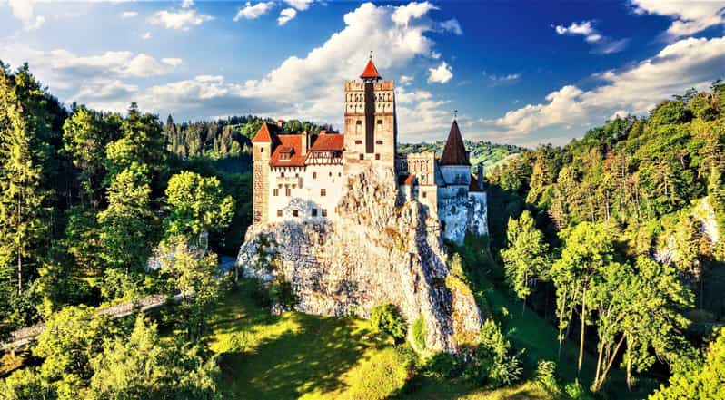 Bucharest: Peles Castle, Bran Castle, & Brasov Old Town Tour - Peleș Castle and the royal world of Sinaia