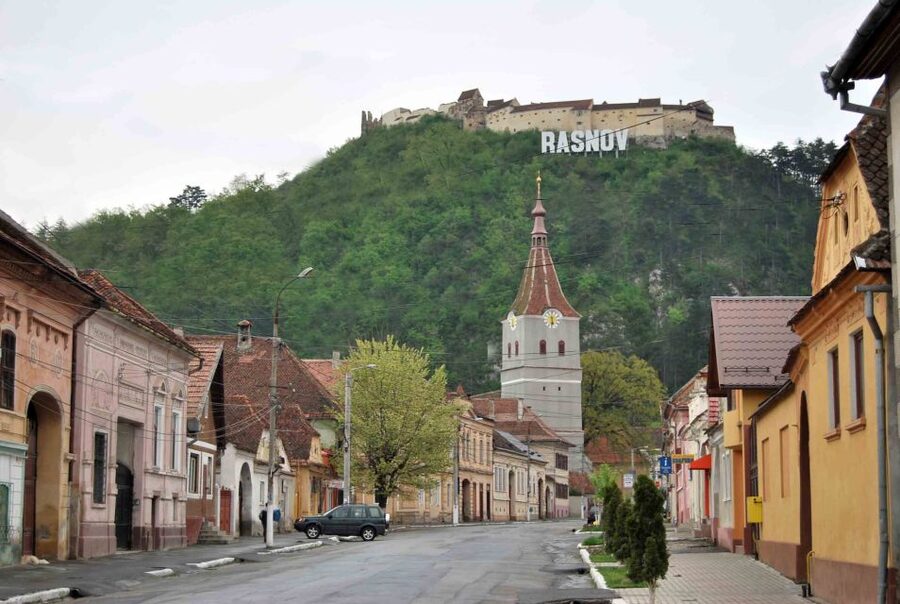 Bucharest: Peles Castle, Dracula's Castle and Brasov Tour - How to make the most of the route