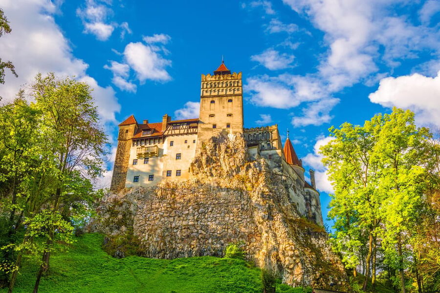 Bucharest: Peles & Dracula's Castle and Brasov Full-Day Trip - Bran Castle, Dracula, and the limits of the legend