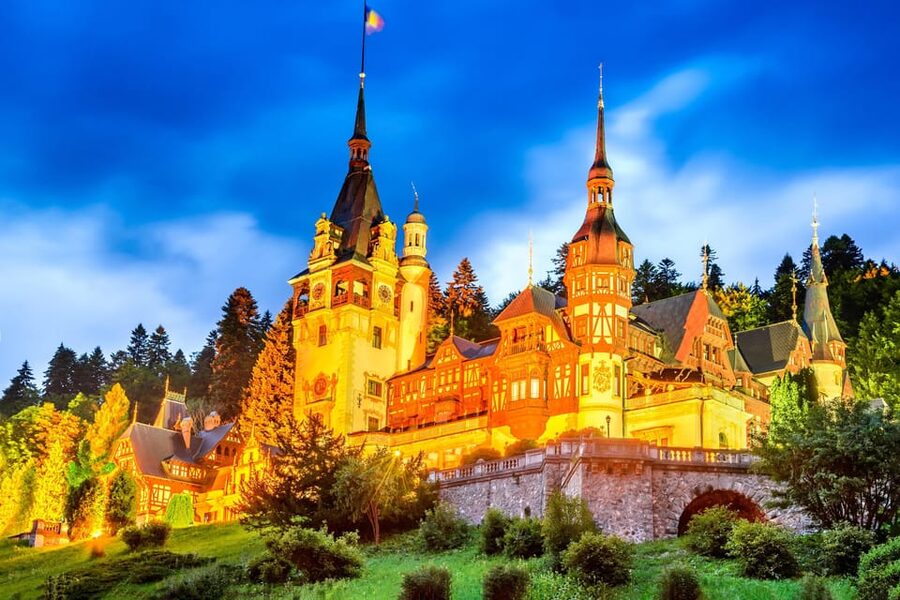 Bucharest: Peles & Dracula's Castle and Brasov Full-Day Trip - Peleș Castle and the royal mountain setting