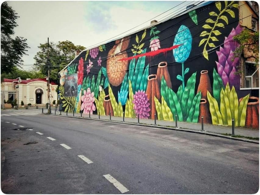 Bucharest : Street Art Walking Tour With A Guide - Fabrica Club and Bucharest’s creative side