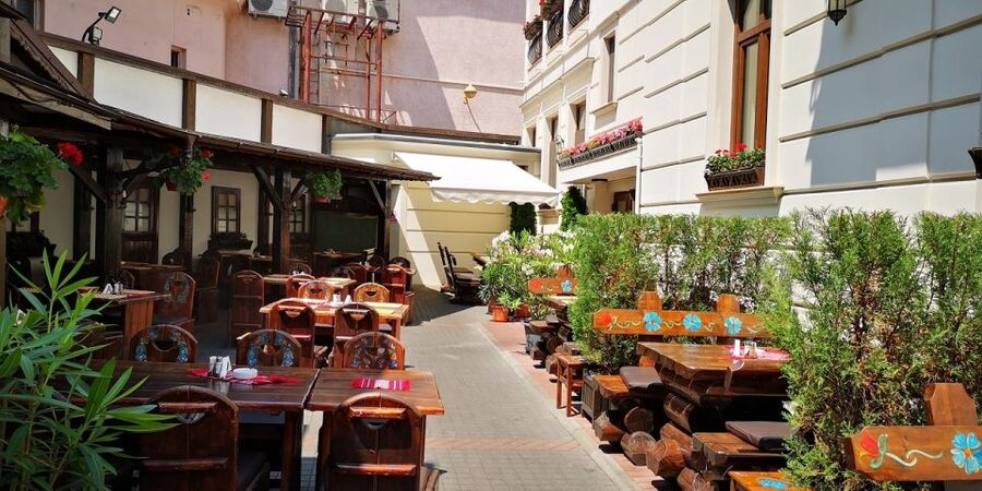 Bucharest: Street Food Tour with a Local Guide - Starting with Bucharest’s communist-era breakfast