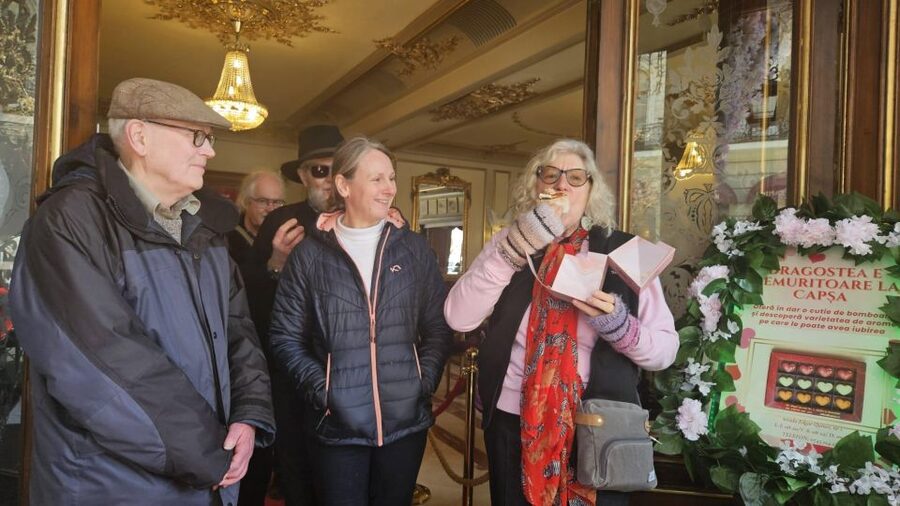 Bucharest: Sweet Delights History and Desserts Walking Tour - Old Town, medieval stories, and papanasi