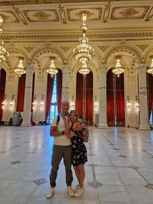 Bucharest: tour in the Parliament in Italian+exterior visit with guide - The important limitation: one hour inside a huge building