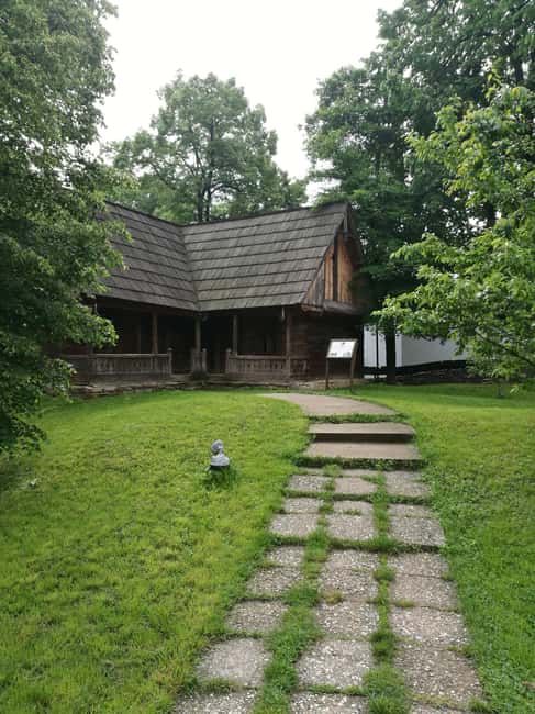 Bucharest: Village Museum Guided Tour - A Romanian village without leaving Bucharest